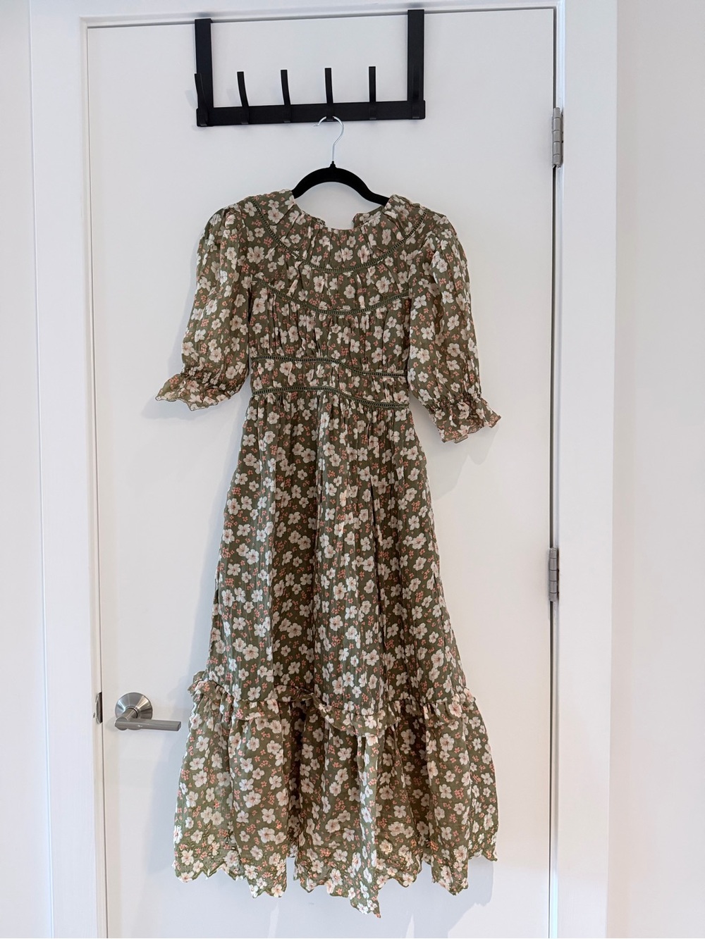 XS Tecovas x Kristopher Brock Charlie Dress Oliver/Beige Floral Midi Dress